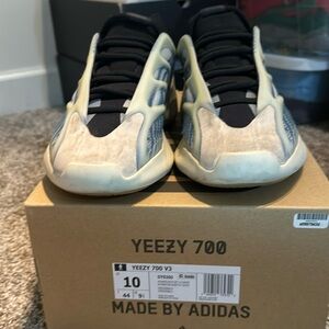 Yeezy 700